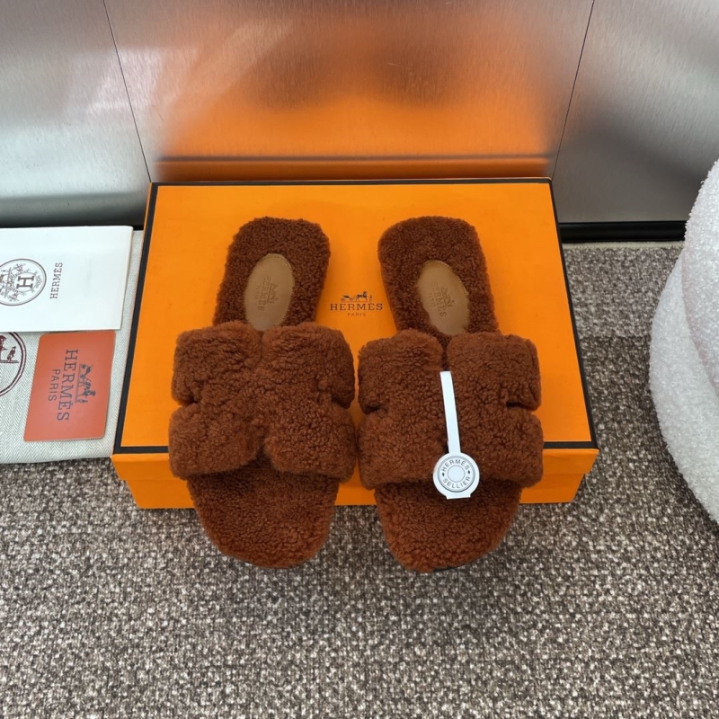H**mes slippers
